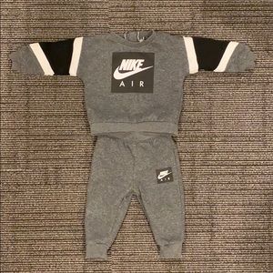Baby boys Nike matching sweatpants outfit